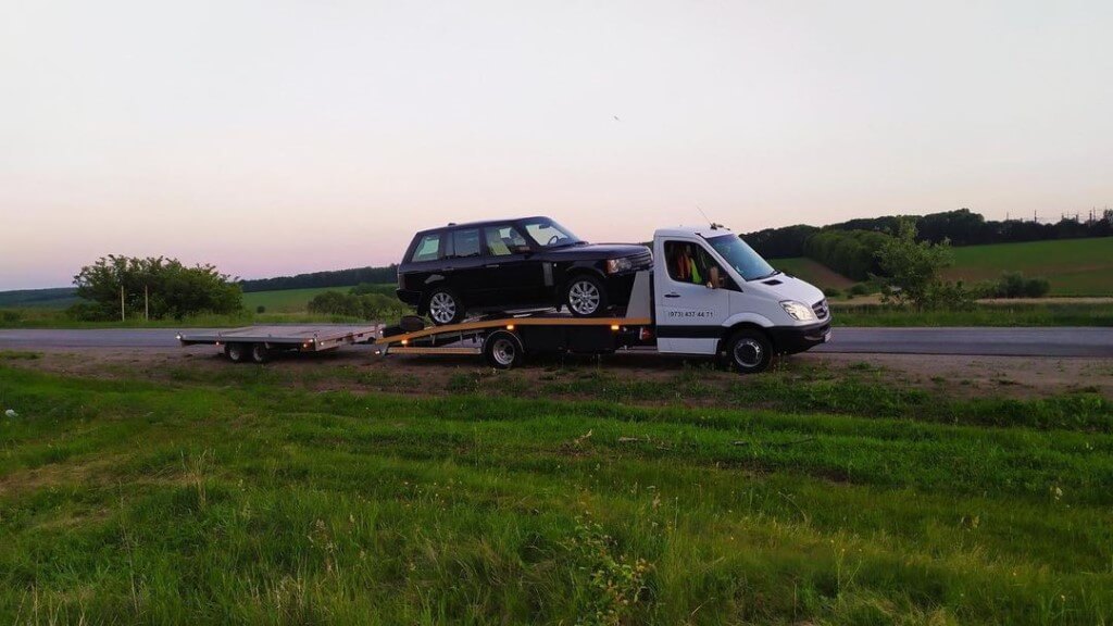 Допомога евакуатора в дальній дорозі