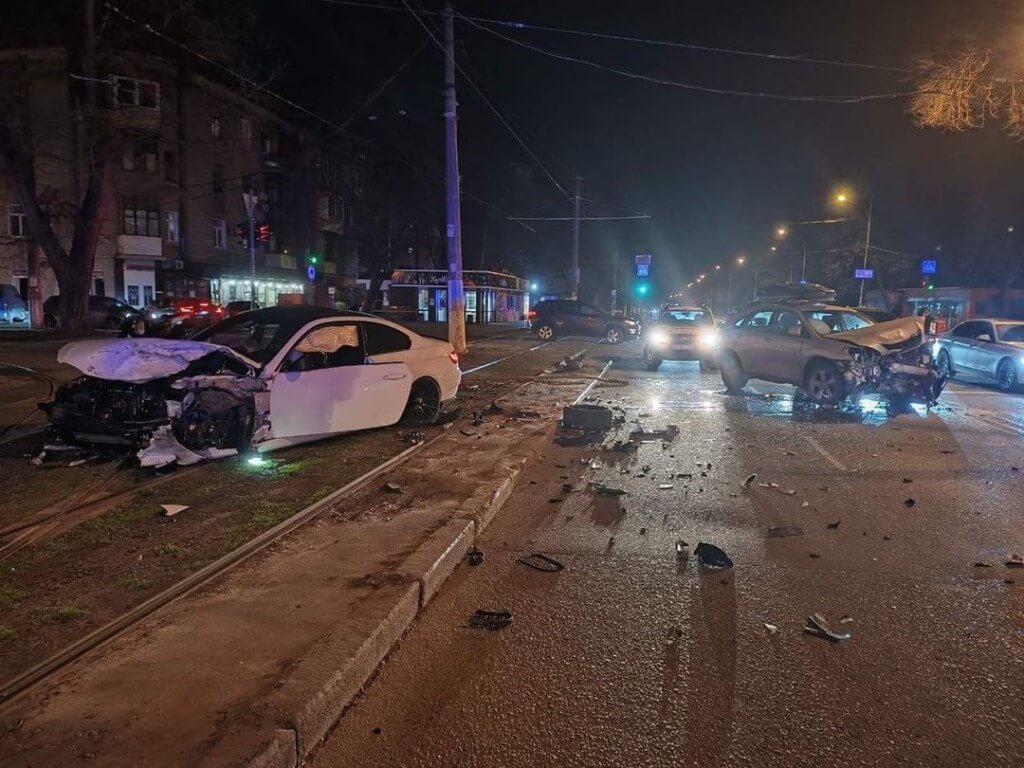 Швидке та безпечне видалення транспортних засобів. Евакуатор Одеса
